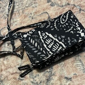 NWOT Vera Bradley Black and White Mini Crossbody Wallet